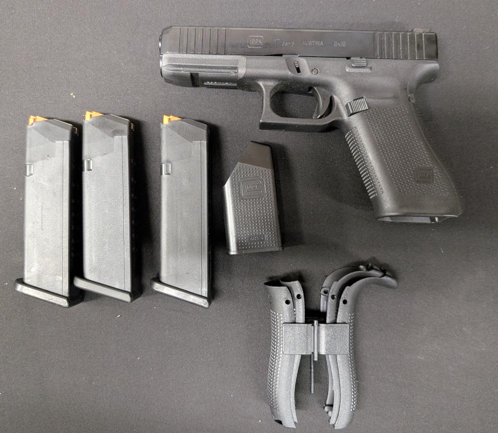 Glock 17 Gen 5 AMGLO 9mm LE Trade Grade 1 | 764503037153